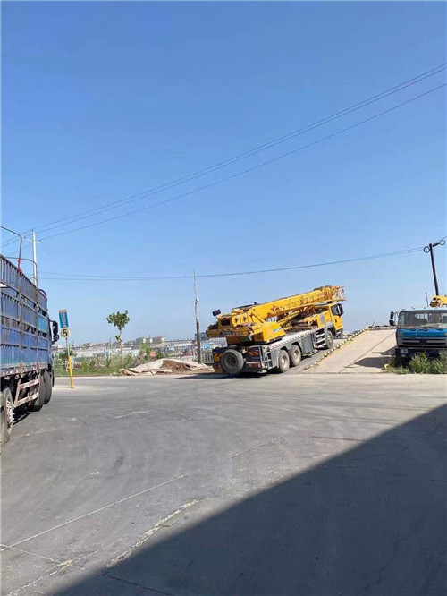 宣威市25吨吊车的租赁价格大概是多少？